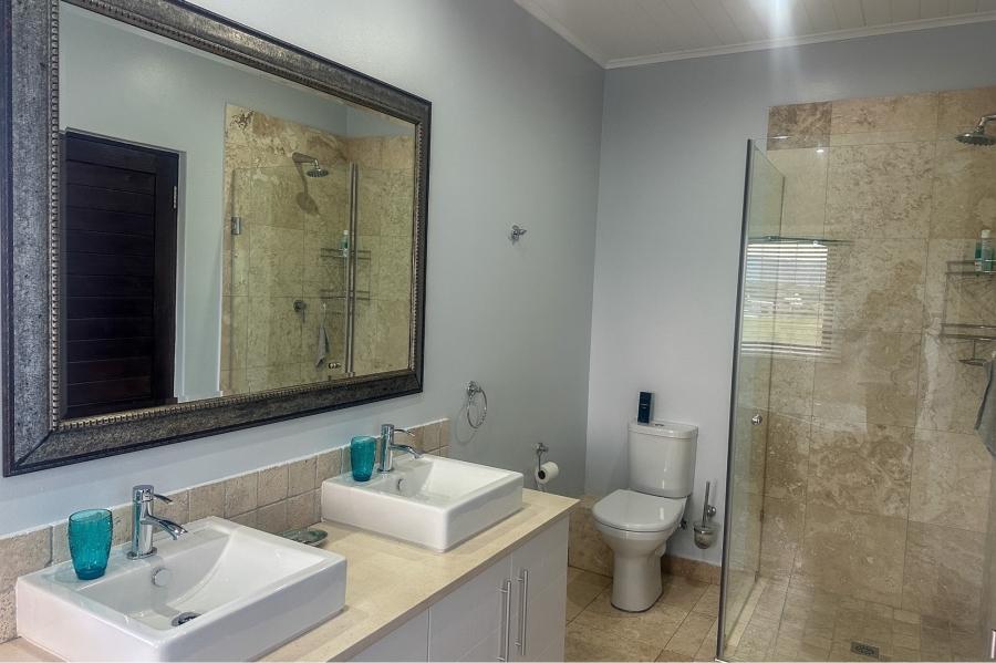 5 Bedroom Property for Sale in Oubaai Western Cape